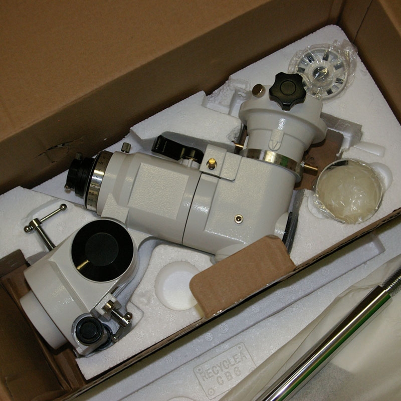 Sky Watcher EQ32 deluxe equatorial mount head and tripod